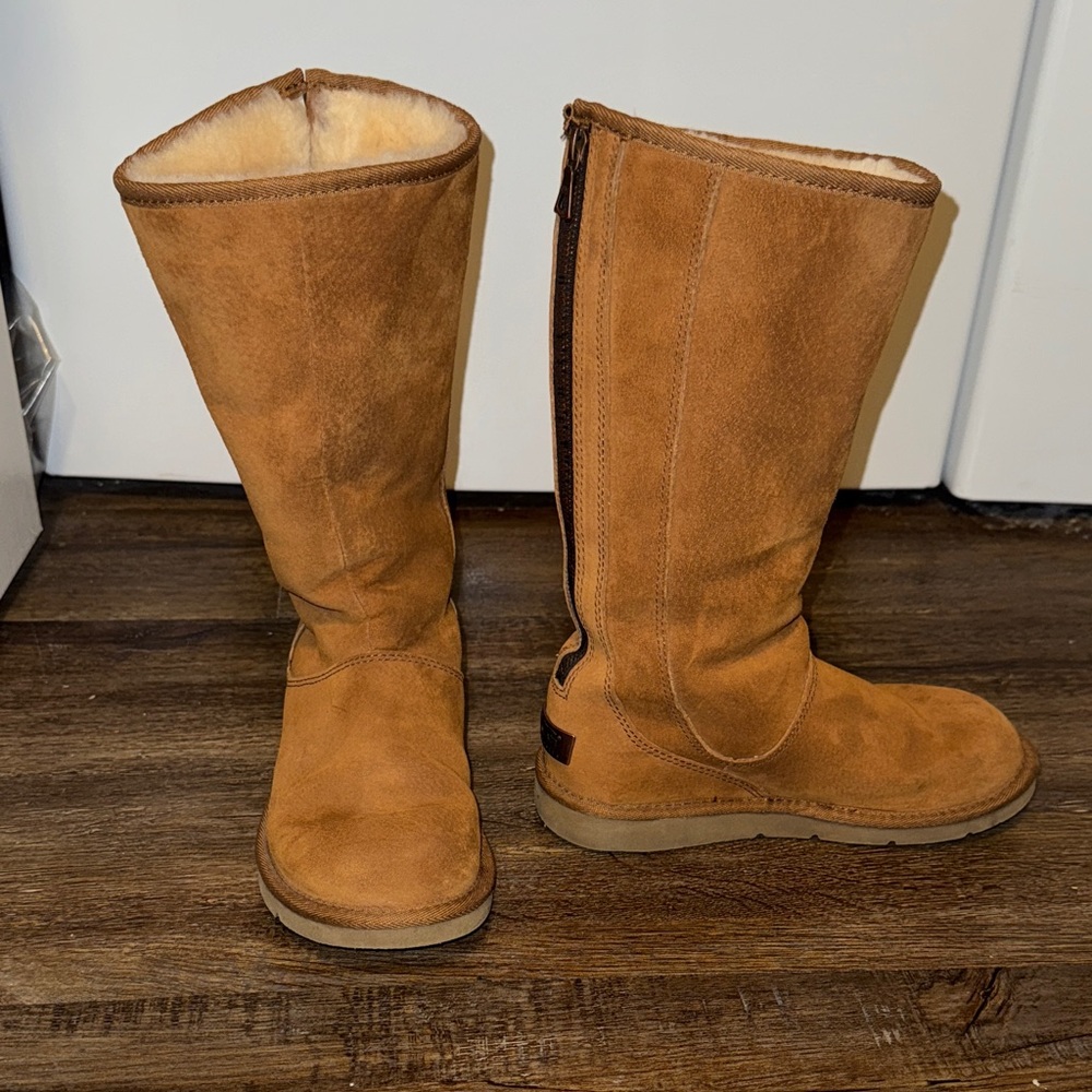 UGG US Size 7 Women Knightsbridge 5119 Zipper Up Boots Chestnut Brown EUC